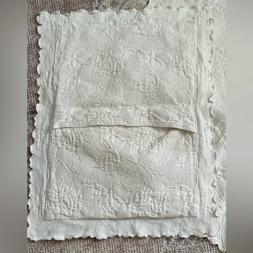 Peacock Alley Cream Scalloped Edge 2/  Pillow Shams